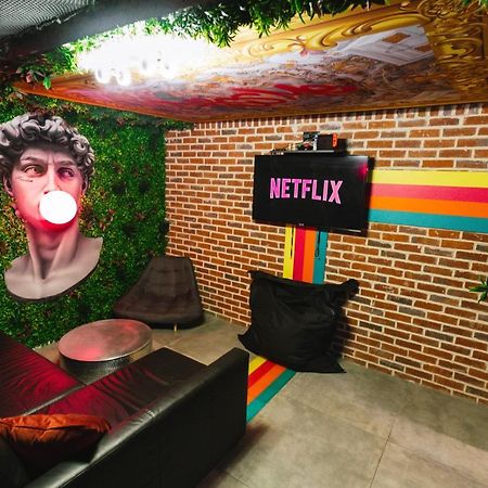 Capsule Art Deco - Jacuzzi - Netflix - Home Cinema - Arcade De Jeux & Nintendo Switch - 2 Chambres - Filet Suspendu Valenciennes Ngoại thất bức ảnh