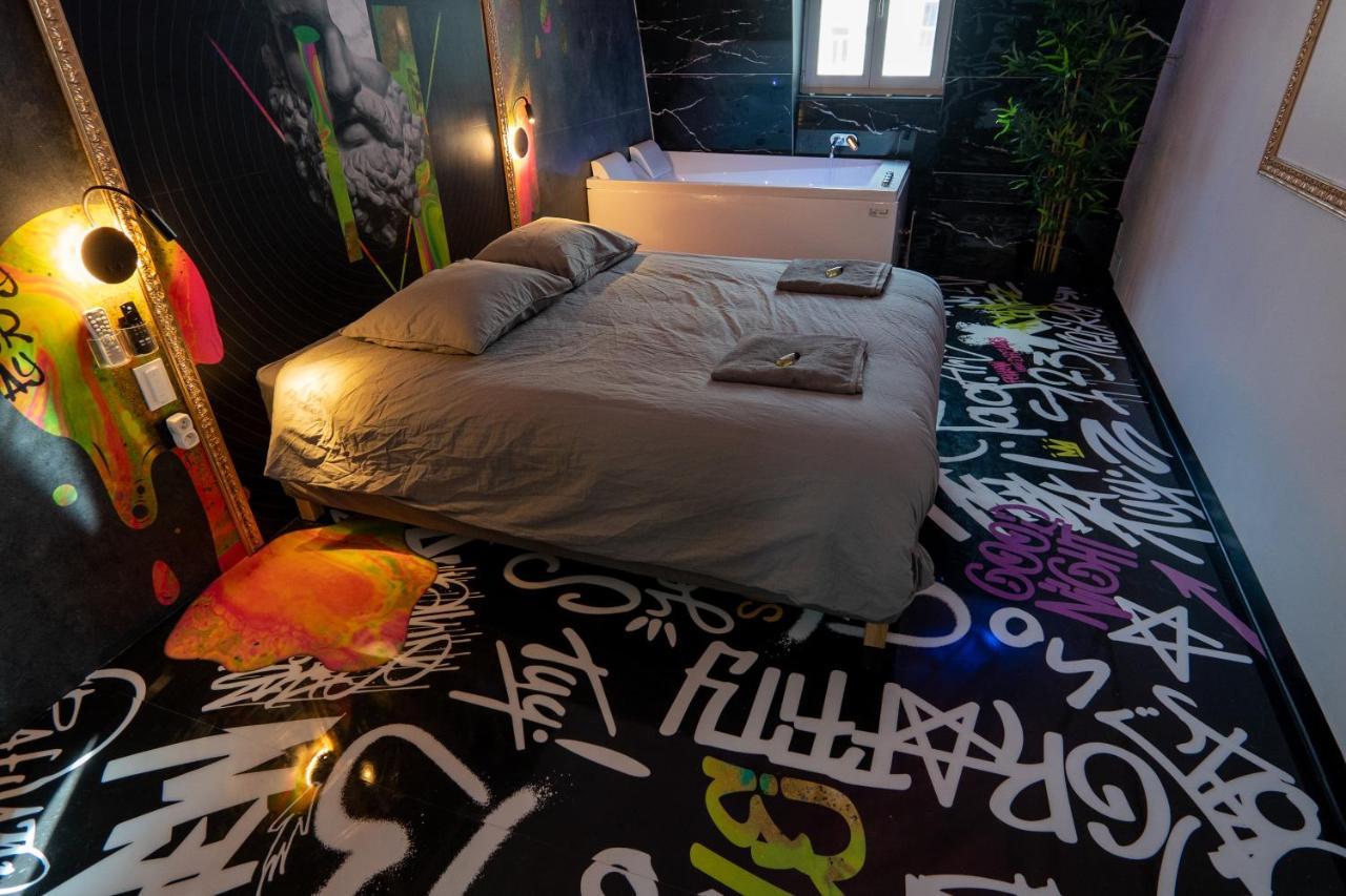 Capsule Art Deco - Jacuzzi - Netflix - Home Cinema - Arcade De Jeux & Nintendo Switch - 2 Chambres - Filet Suspendu Valenciennes Ngoại thất bức ảnh