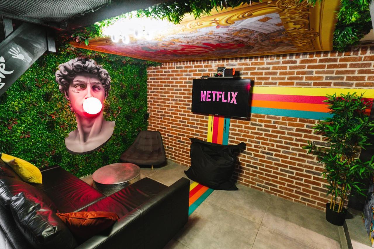 Capsule Art Deco - Jacuzzi - Netflix - Home Cinema - Arcade De Jeux & Nintendo Switch - 2 Chambres - Filet Suspendu Valenciennes Ngoại thất bức ảnh